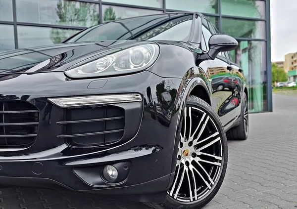 Porsche Cayenne cena 159900 przebieg: 130000, rok produkcji 2017 z Lubień Kujawski małe 781